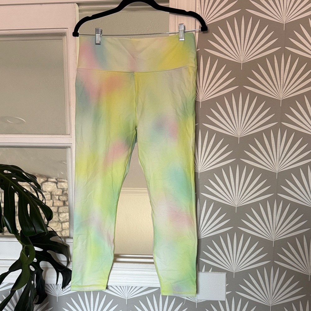 Fabletics Women's Pastel Tie-Dye Leggings